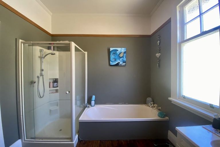 Photo of property in 71 Kent Street, Picton, 7220