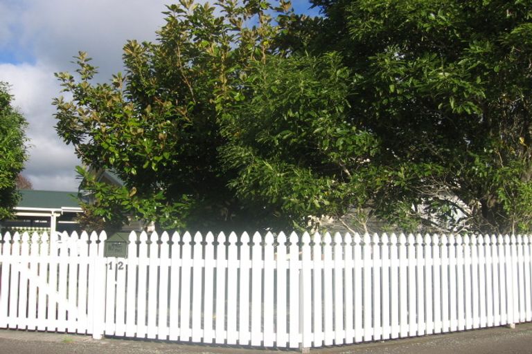 Photo of property in 12 Cuba Street, Takaro, Palmerston North, 4412