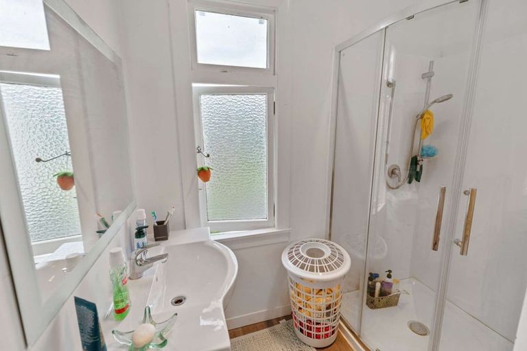 Photo of property in 2 Moore Avenue, Tawhero, Whanganui, 4501