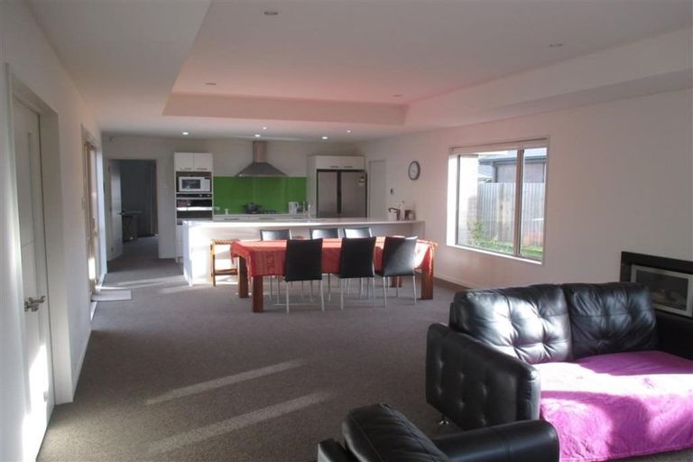 Photo of property in 17 Conie Glen Lane, Broomfield, Christchurch, 8042