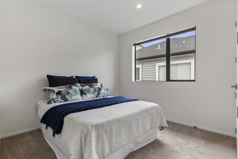 Photo of property in 146 Arran Point Parade, Orewa, 0931
