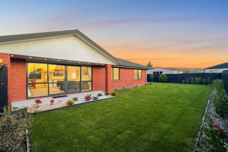 Photo of property in 8 Reserve Close, Woolston, Christchurch, 8062