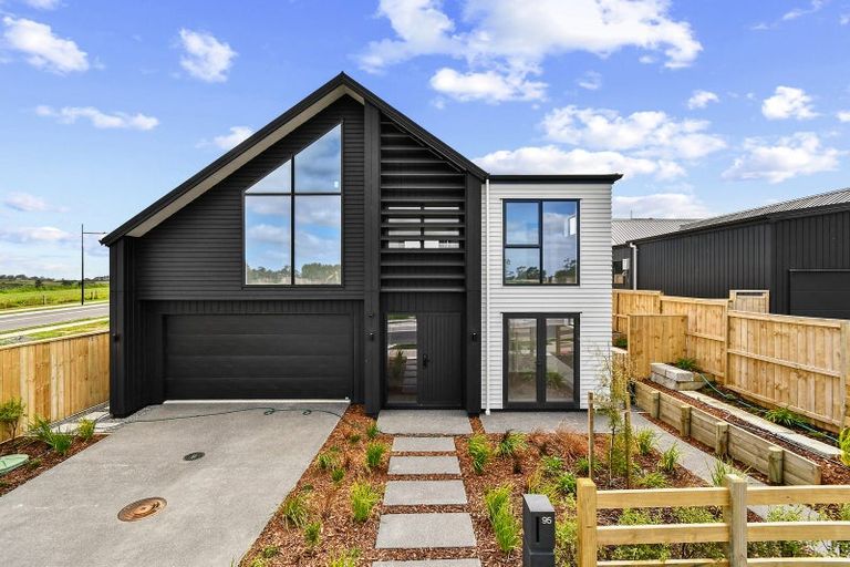 Photo of property in 95 Maungakaraka Road, Karaka, 2580