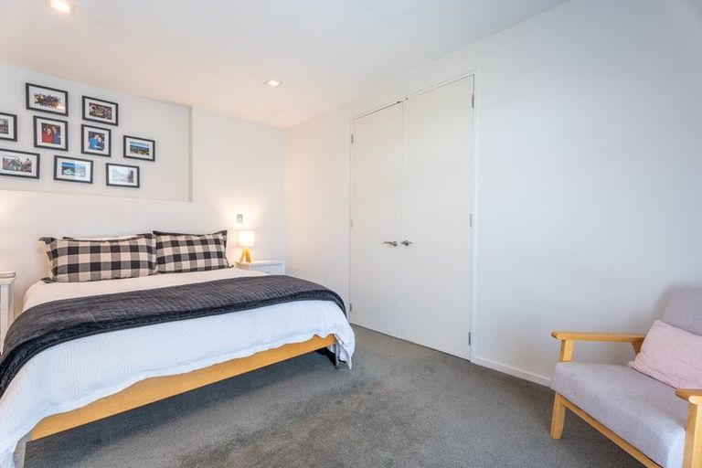 Photo of property in 2/64 Holly Road, St Albans, Christchurch, 8014