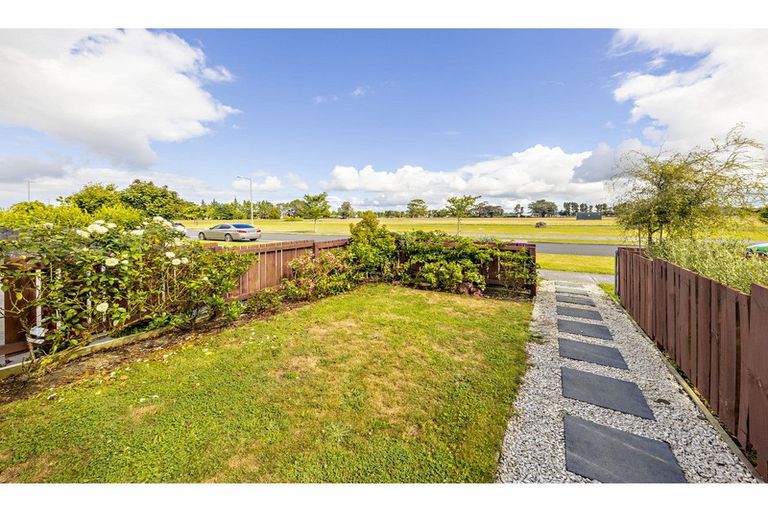 Photo of property in 11 Walsh Road, Papakura, 2110