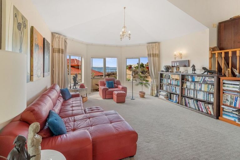 Photo of property in 29 Ferntree Terrace, West Harbour, Auckland, 0618