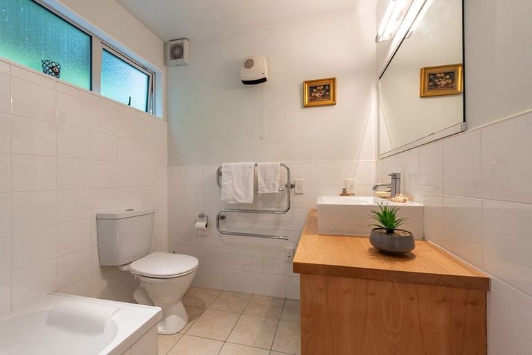 Photo of property in 75a South Karori Road, Karori, Wellington, 6012