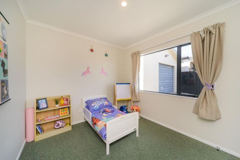 Photo of property in 37 Dahlstrom Grove, Kelvin Grove, Palmerston North, 4414