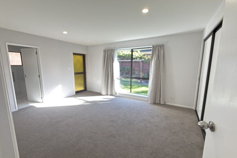 Photo of property in 20 Taupata Street, Redcliffs, Christchurch, 8081