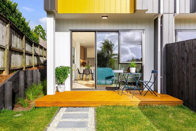 Photo of property in 6/12 Fraser Road, Narrow Neck, Auckland, 0624