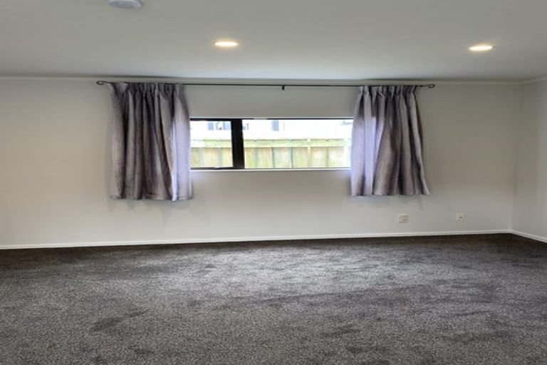 Photo of property in 32 Glamis Avenue, Strathmore Park, Wellington, 6022