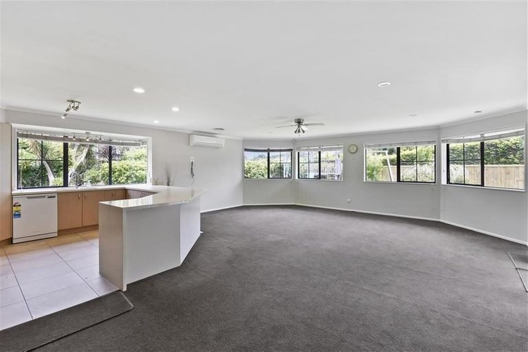 Photo of property in 22 Everlea Place, Alfriston, Auckland, 2105