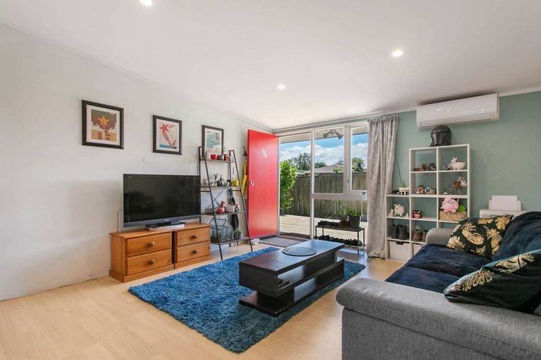 Photo of property in 1/9 Poinsettia Place, Henderson, Auckland, 0610