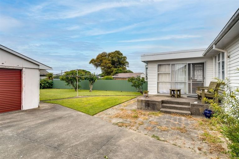 Photo of property in 12 Shackleton Street, Maraenui, Napier, 4110