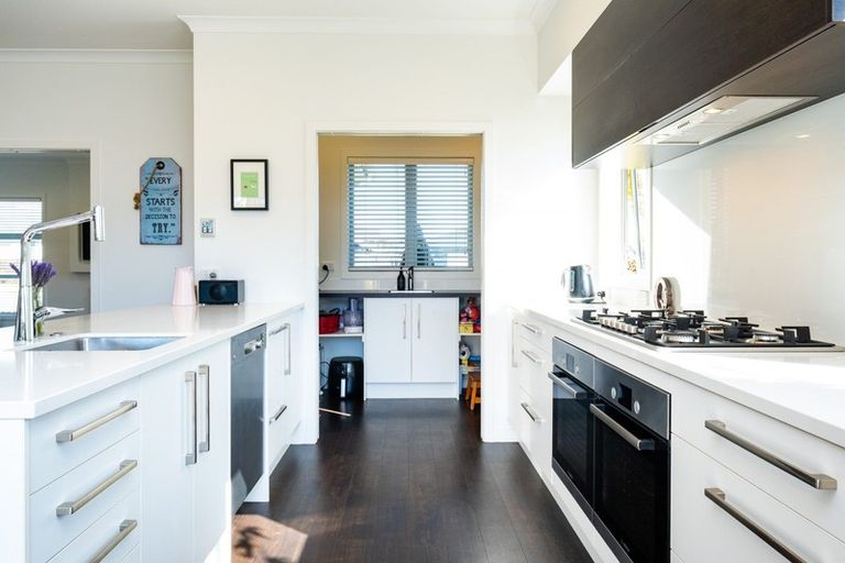 Photo of property in 11 Whakatomo Place, Havelock North, 4130