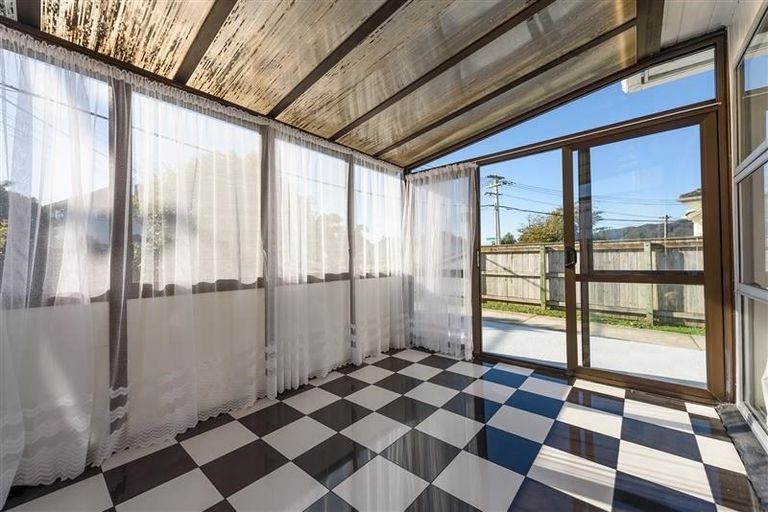 Photo of property in 1/56 Athlone Crescent, Avalon, Lower Hutt, 5011