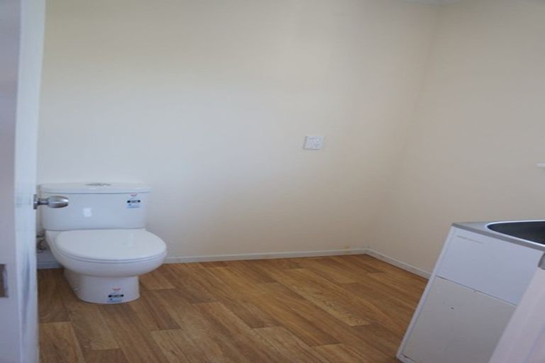 Photo of property in 24 Waipani Road, Te Atatu Peninsula, Auckland, 0610