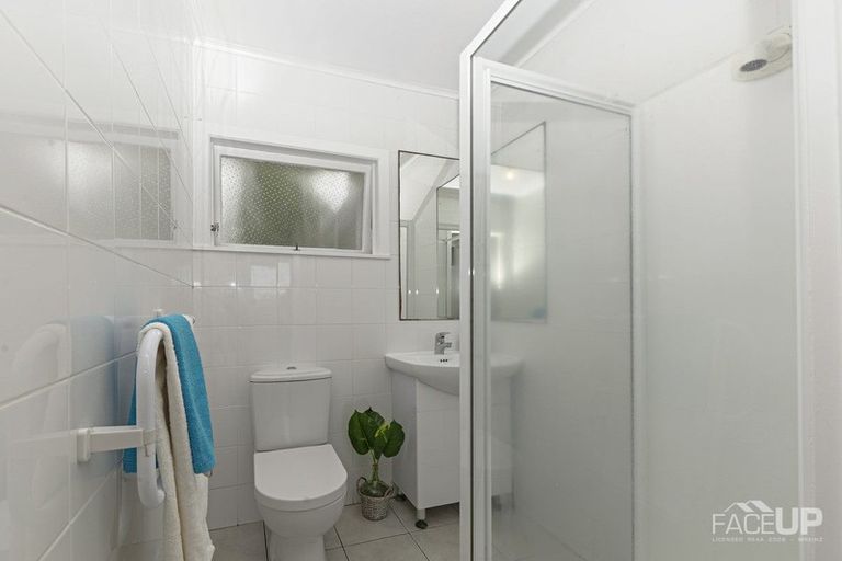 Photo of property in 2/6 Corunna Road, Milford, Auckland, 0620