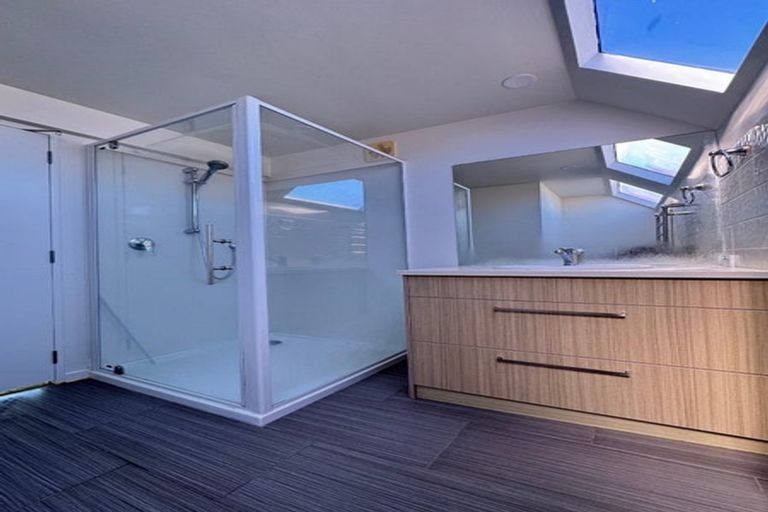 Photo of property in 1/80 Knights Road, Rothesay Bay, Auckland, 0630
