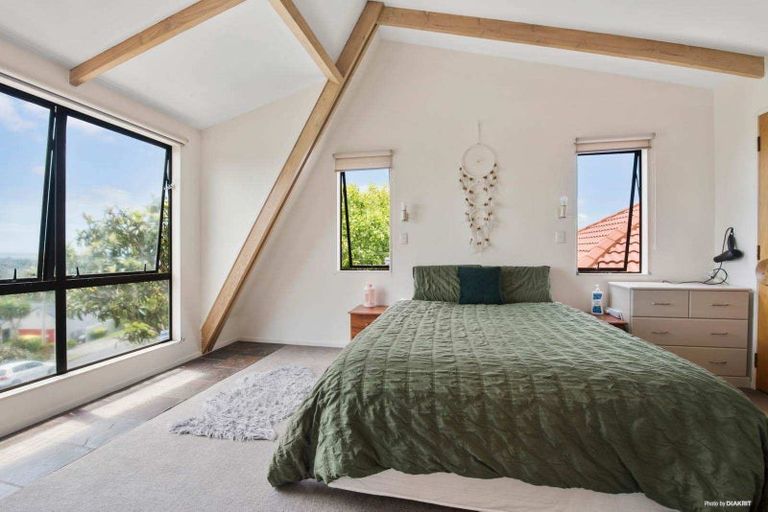 Photo of property in 1/13 Braemar Road, Castor Bay, Auckland, 0620