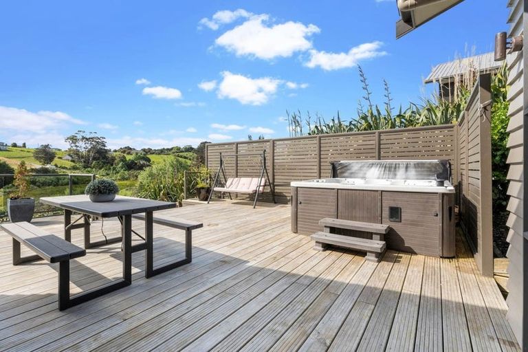 Photo of property in 14 Regis Lane, Flat Bush, Auckland, 2019