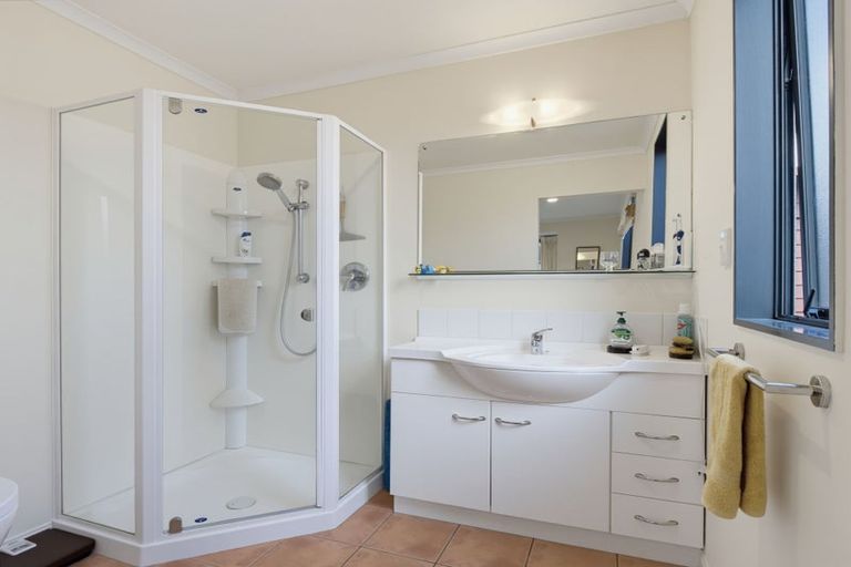 Photo of property in 15 Edward Payton Grove, Pukehangi, Rotorua, 3015
