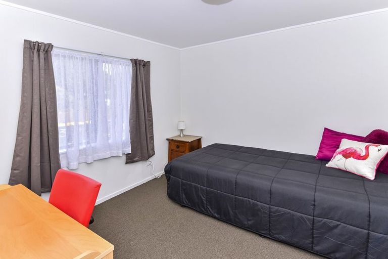 Photo of property in 2/19 Smiths Avenue, Papakura, 2110