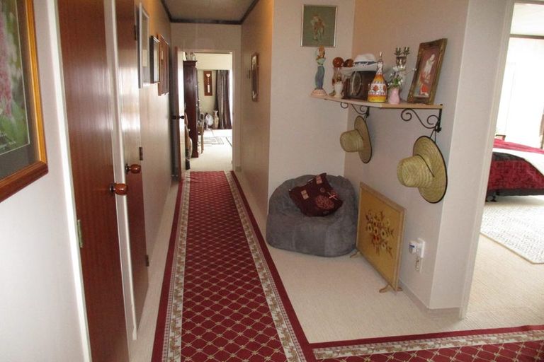 Photo of property in 117 Guy Street, Dannevirke, 4930