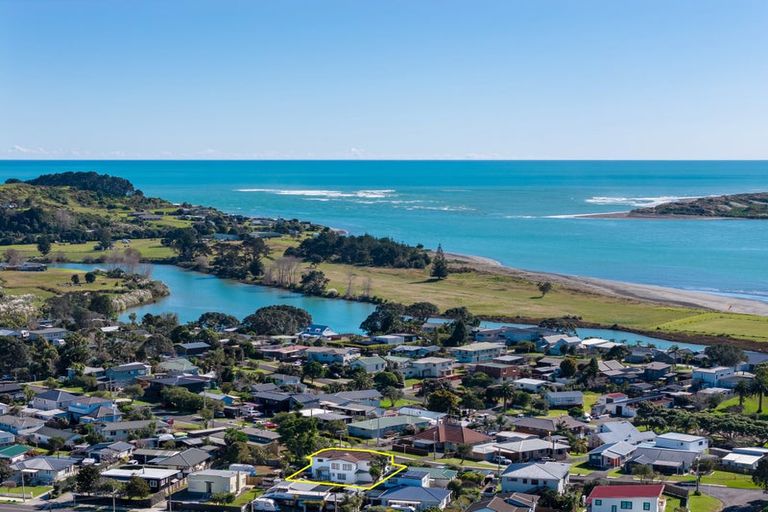 Photo of property in 6 Uenuku Avenue, Raglan, 3225