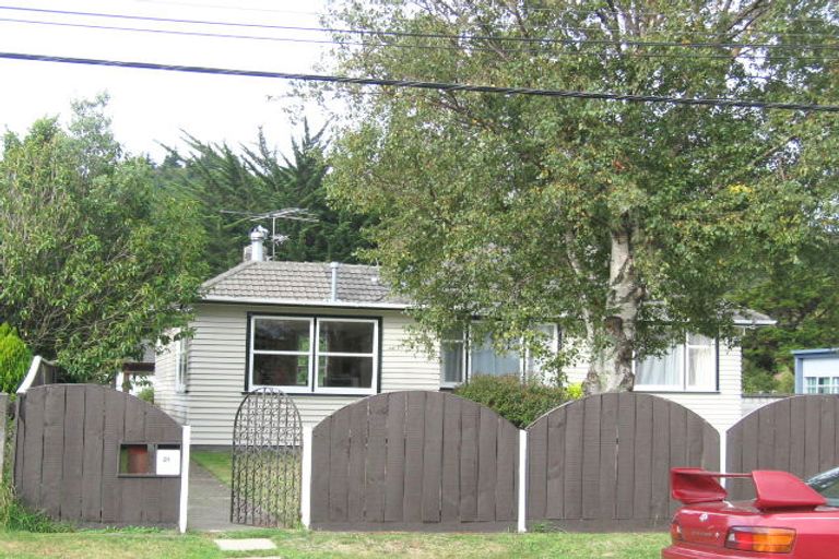 Photo of property in 21 Montgomery Crescent, Clouston Park, Upper Hutt, 5018