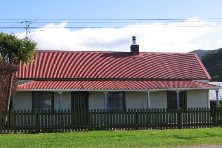 Photo of property in 12 Moore Street, Featherston, 5710