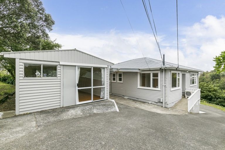 Photo of property in 72 Dominion Park Street, Johnsonville, Wellington, 6037
