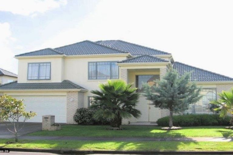 Photo of property in 56 Claremont Way, East Tamaki Heights, Auckland, 2016