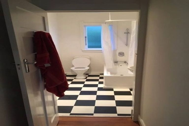 Photo of property in 917 Heretaunga Street East, Parkvale, Hastings, 4122