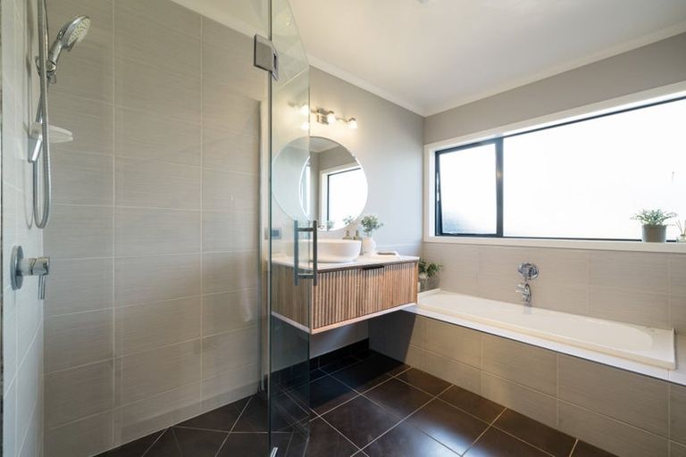 Photo of property in 10 The Dales, Dinsdale, Hamilton, 3204