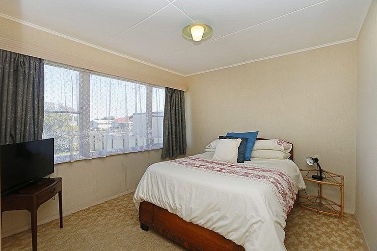 Photo of property in 13 Whitcombe Road, Opunake, 4616