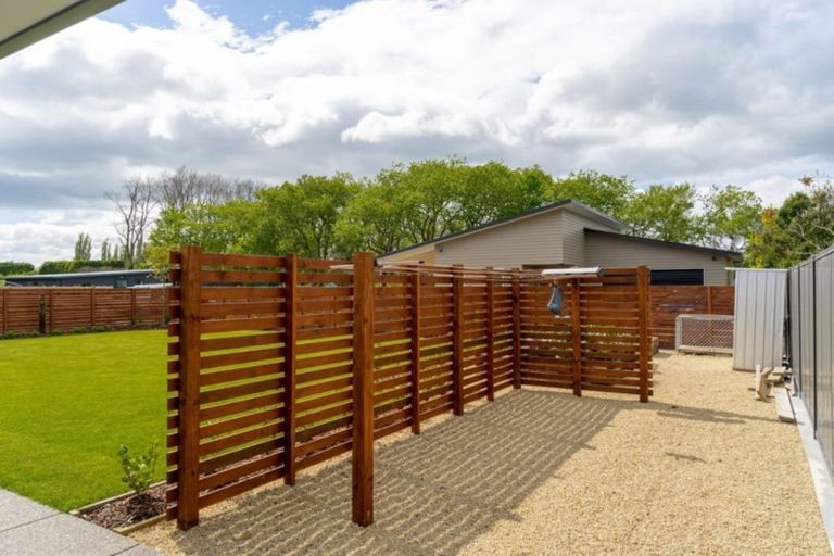 Photo of property in 2 James Kidd Place, Greytown, 5712