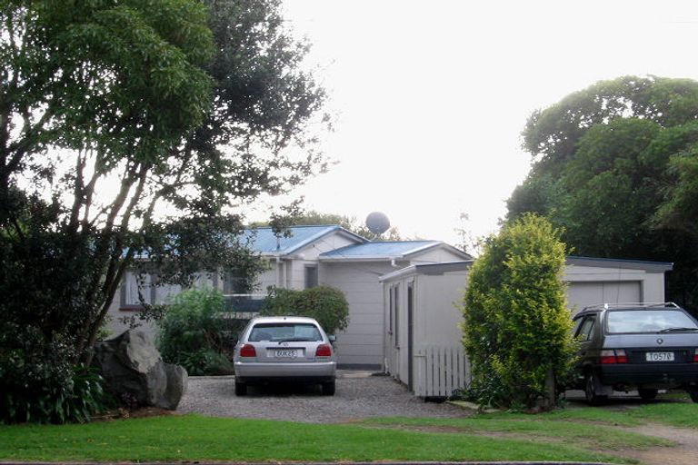 Photo of property in 59 Waimea Road, Waikanae Beach, Waikanae, 5036