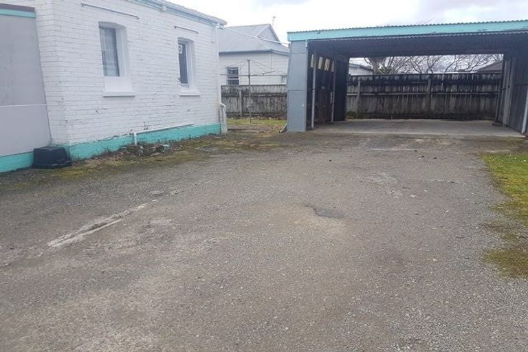 Photo of property in 624 Featherston Street, Roslyn, Palmerston North, 4414