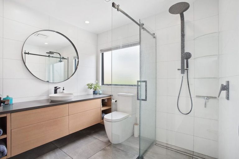 Photo of property in 162a Clovelly Road, Bucklands Beach, Auckland, 2012