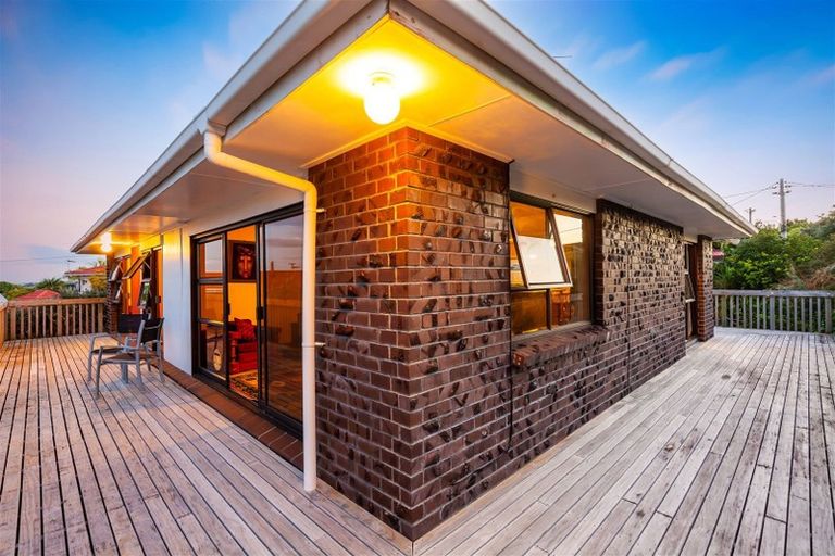 Photo of property in 212 Royal Road, Massey, Auckland, 0614