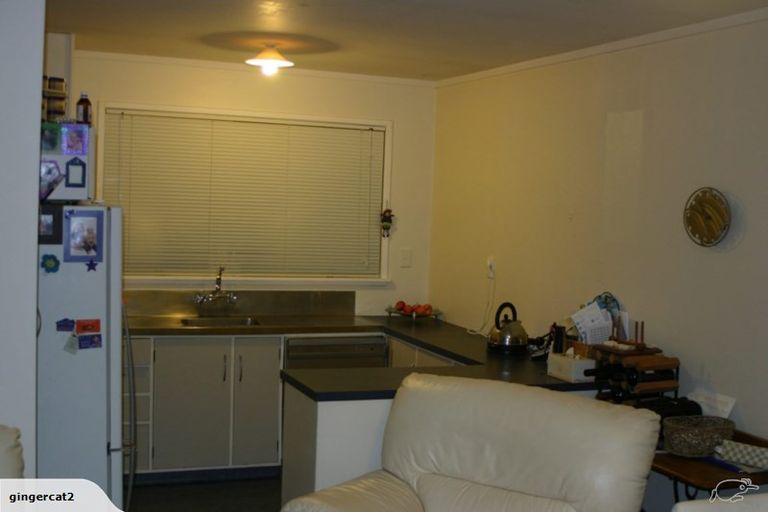 Photo of property in 1/13 Arosa Place, Forrest Hill, Auckland, 0620