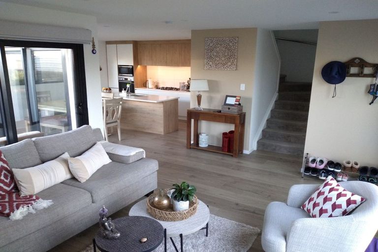 Photo of property in 148a Hutchinsons Road, Bucklands Beach, Auckland, 2014