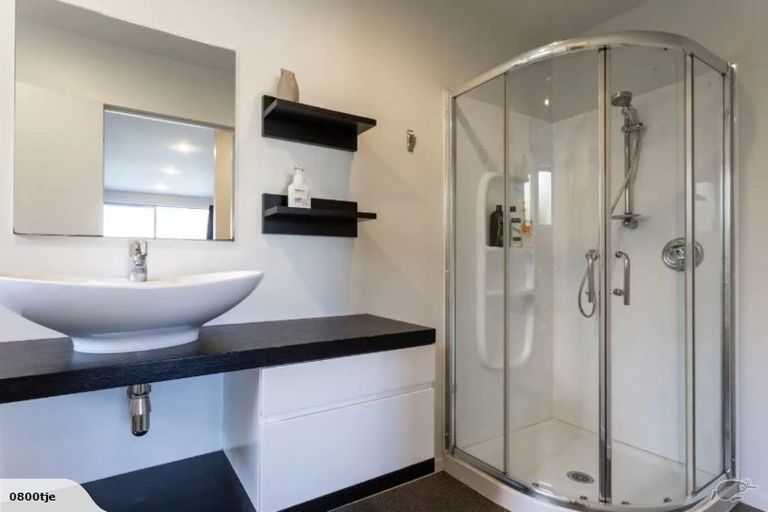 Photo of property in 18a Sainsbury Road, Fernhill, Queenstown, 9300