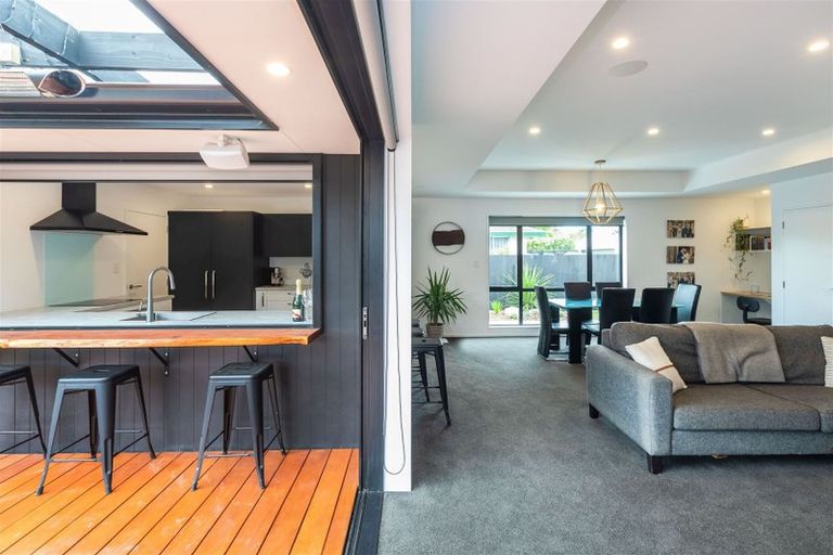 Photo of property in 17 Chipping Lane, Redwood, Christchurch, 8051