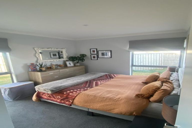 Photo of property in 129 Aviemore Drive, Highland Park, Auckland, 2010