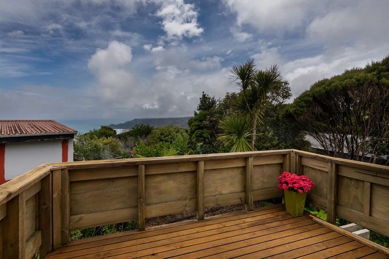 Photo of property in 145 Piha Road, Piha, New Lynn, 0772
