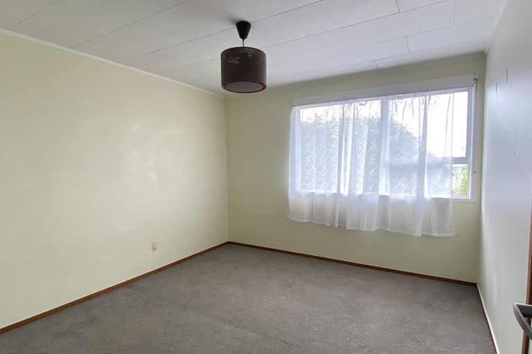 Photo of property in 67 Reynella Drive, Massey, Auckland, 0614