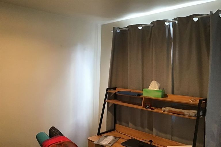 Photo of property in 36 Woodbank Drive, Glen Eden, Auckland, 0602