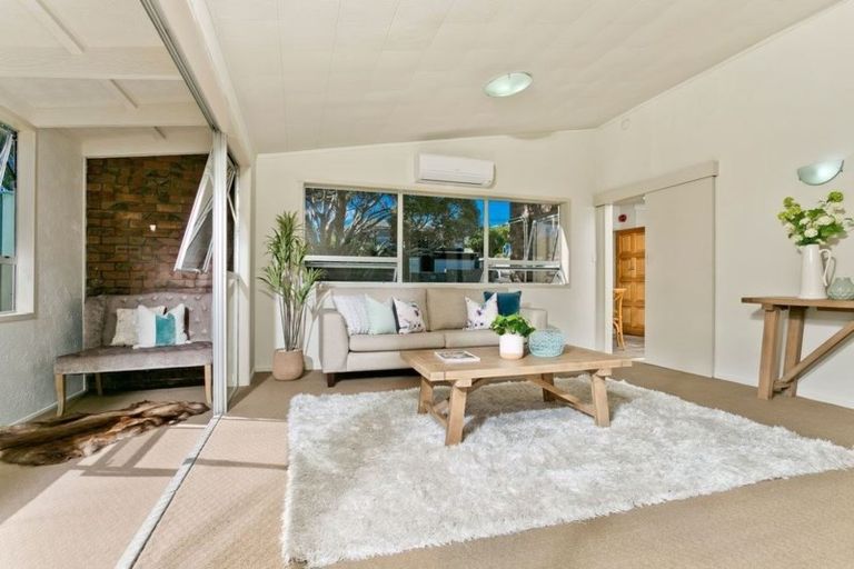 Photo of property in 1/15 Omana Road, Milford, Auckland, 0620